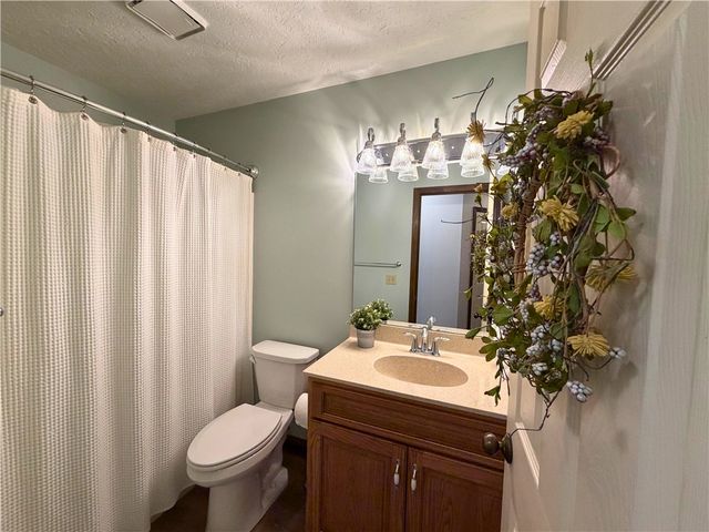 2244 Blackoak Drive, Troy, OH 45373