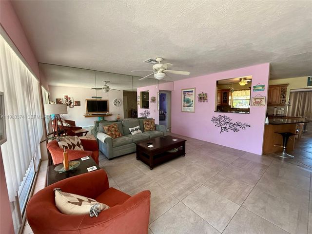 201 SE 3rd Ave, Pompano Beach, FL 33060