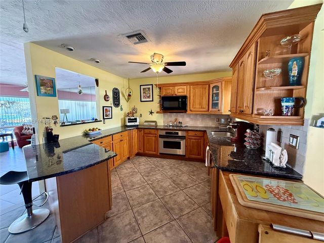 201 SE 3rd Ave, Pompano Beach, FL 33060