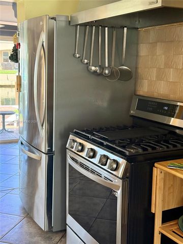 201 SE 3rd Ave, Pompano Beach, FL 33060