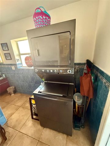 201 SE 3rd Ave, Pompano Beach, FL 33060