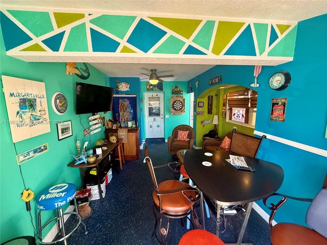 201 SE 3rd Ave, Pompano Beach, FL 33060