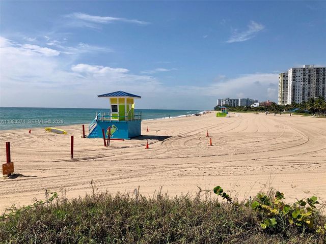 201 SE 3rd Ave, Pompano Beach, FL 33060