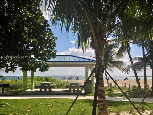 201 SE 3rd Ave, Pompano Beach, FL 33060