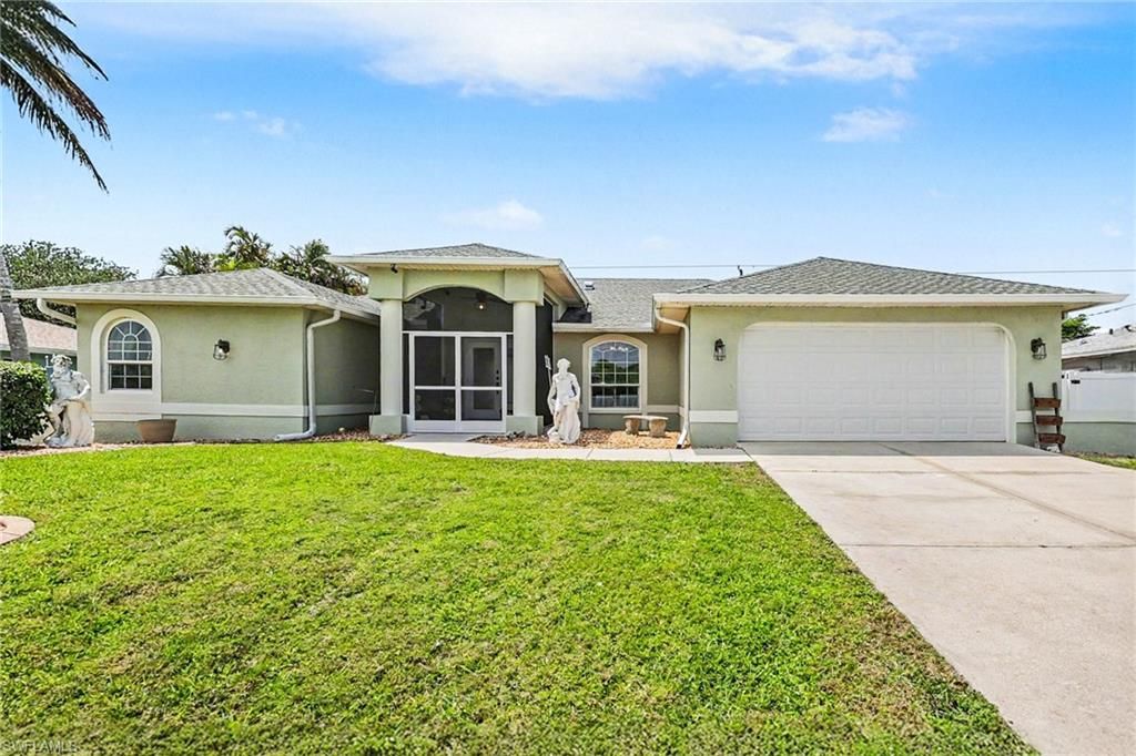 Image 1 of property listing at 3754 SE 3rd AVE, Cape Coral, FL 33904