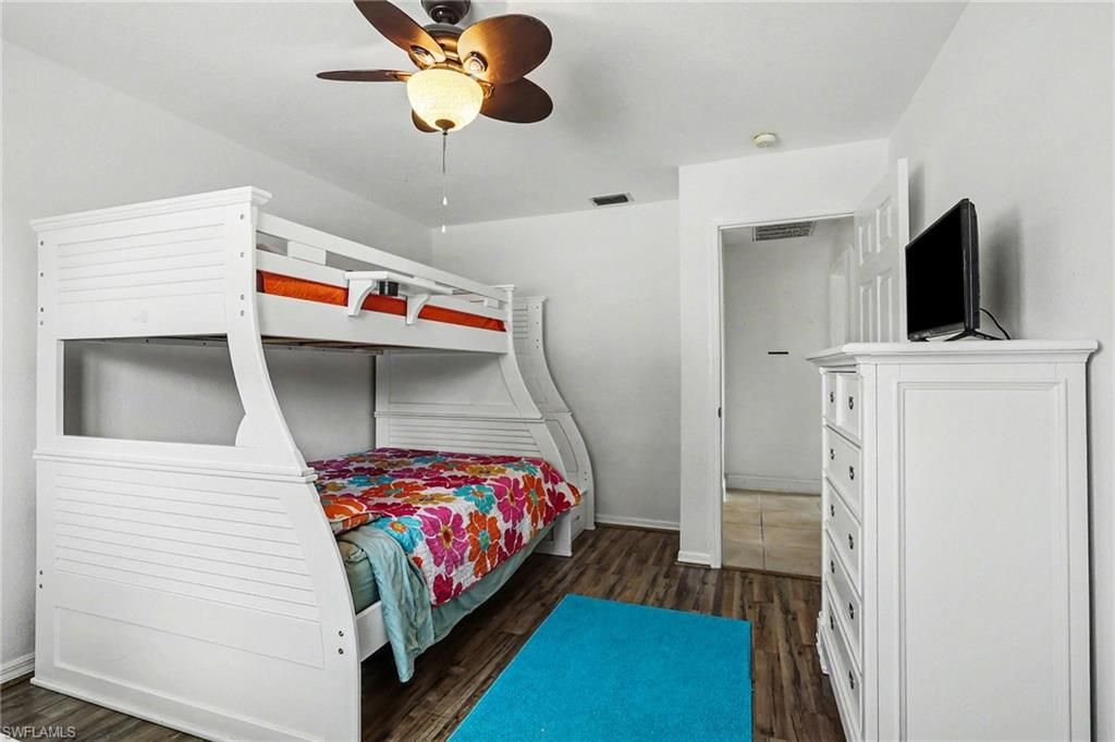 Image 10 of property listing at 3754 SE 3rd AVE, Cape Coral, FL 33904