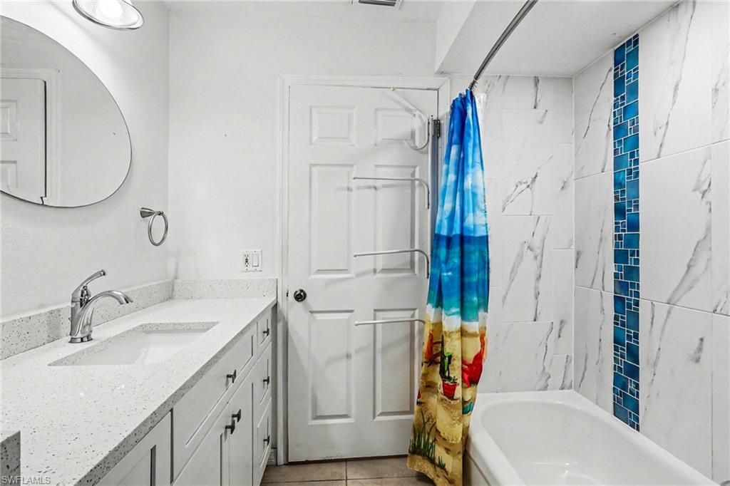 Image 12 of property listing at 3754 SE 3rd AVE, Cape Coral, FL 33904
