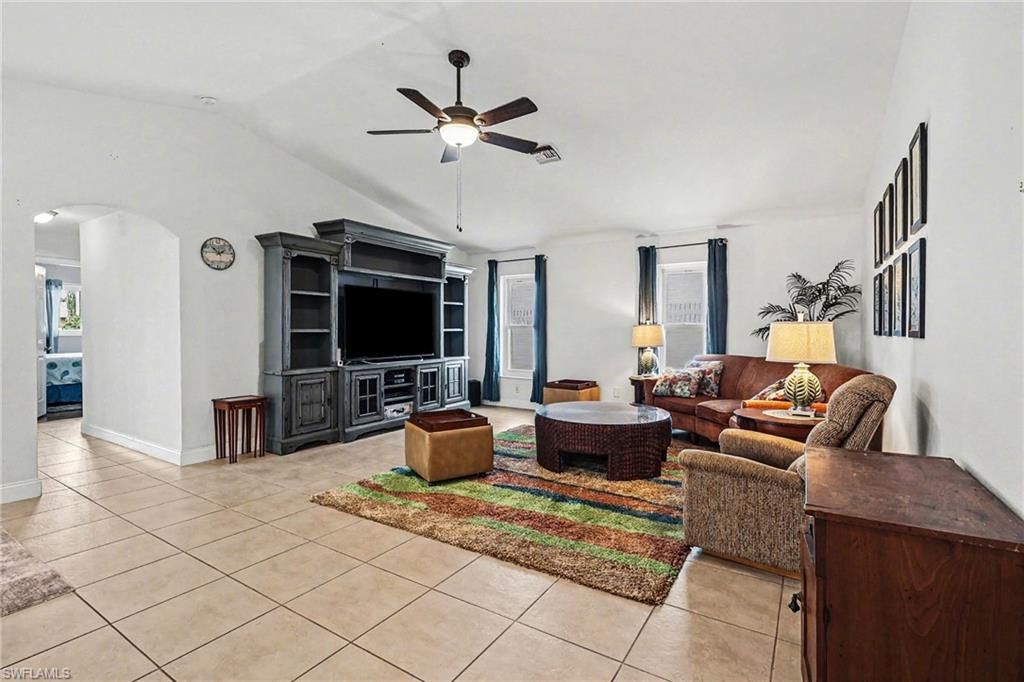 Image 4 of property listing at 3754 SE 3rd AVE, Cape Coral, FL 33904