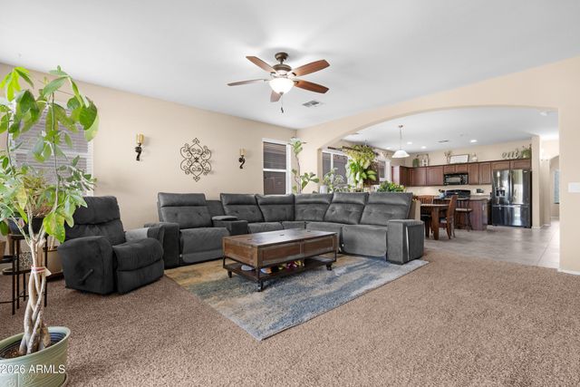 38759 N JONATHAN Street, San Tan Valley, AZ 85140