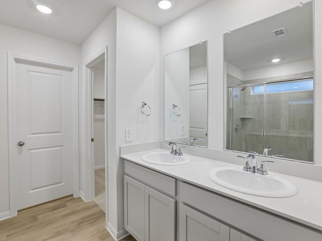 416 Wild Spur LN, Liberty Hill, TX 78642