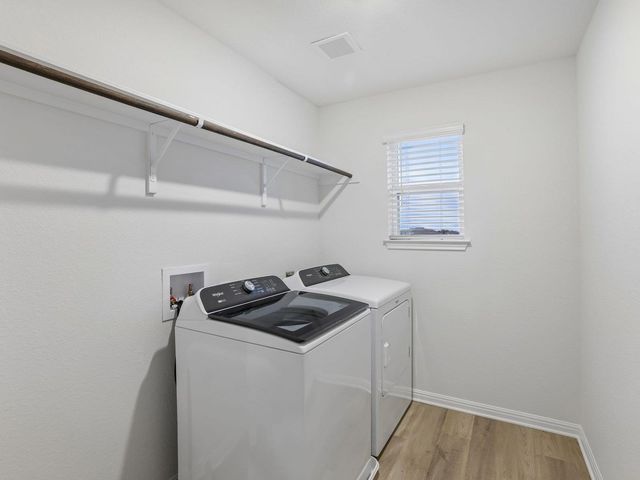 416 Wild Spur LN, Liberty Hill, TX 78642