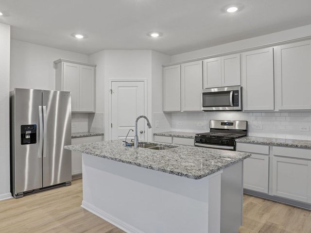 416 Wild Spur LN, Liberty Hill, TX 78642