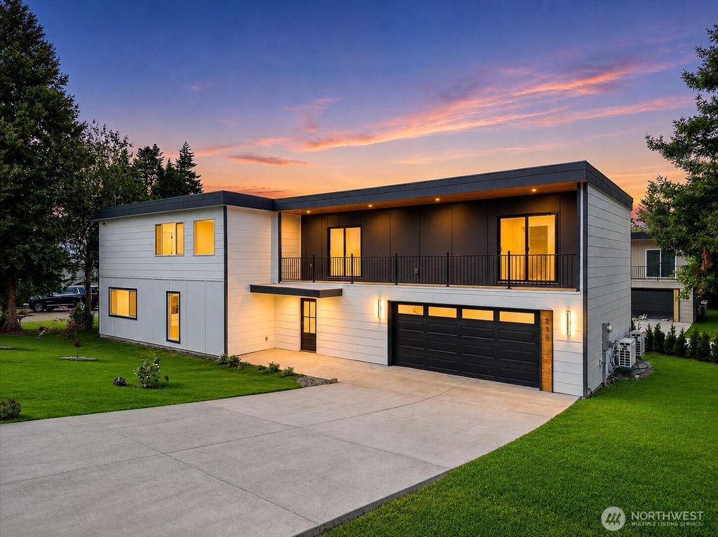 230 SW 183rd Street, Normandy Park, WA 98166