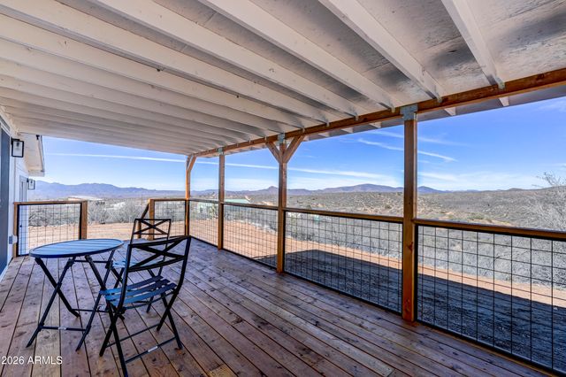 7580 W Lowell Drive, Kirkland, AZ 86332