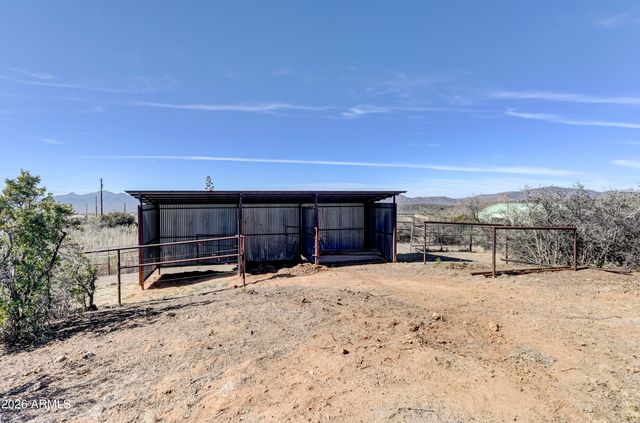 7580 W Lowell Drive, Kirkland, AZ 86332