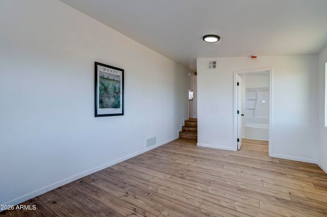 7580 W Lowell Drive, Kirkland, AZ 86332