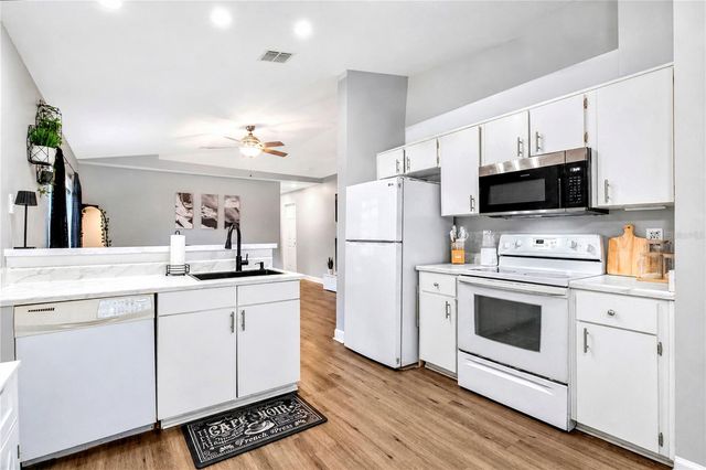2413 RADNOR AVENUE, Orlando, FL 32826