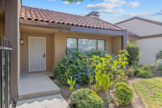 1705 W Santa Ana Avenue, Fresno, CA 93705
