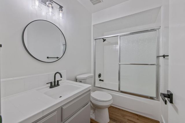 1705 W Santa Ana Avenue, Fresno, CA 93705