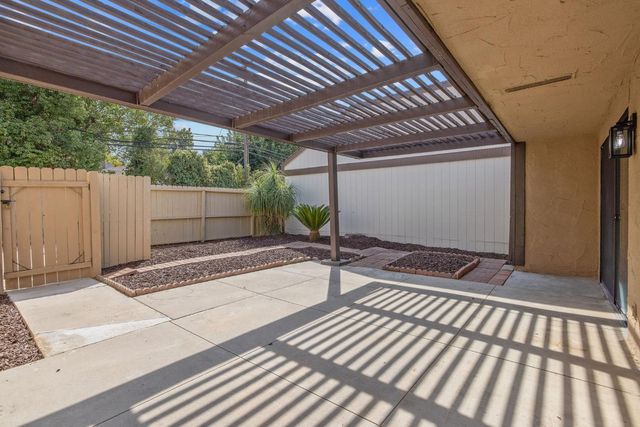 1705 W Santa Ana Avenue, Fresno, CA 93705