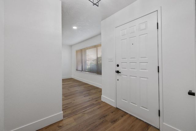 1705 W Santa Ana Avenue, Fresno, CA 93705