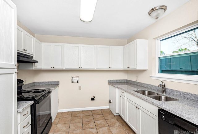 8115 Jefferson Park Dr, Baton Rouge, LA 70817