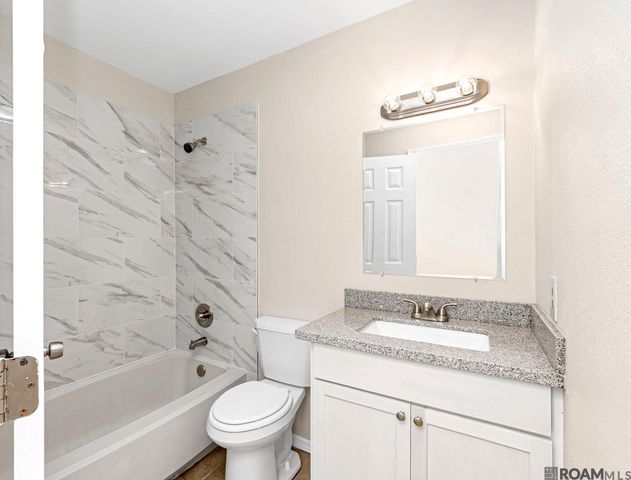 8115 Jefferson Park Dr, Baton Rouge, LA 70817