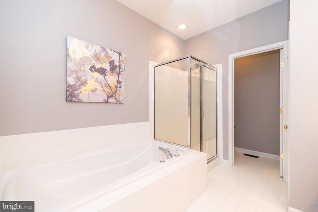 32 ADDISON CT, Doylestown, PA 18901