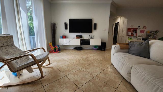 12600 SW 50th Court 411, Miramar, FL 33027