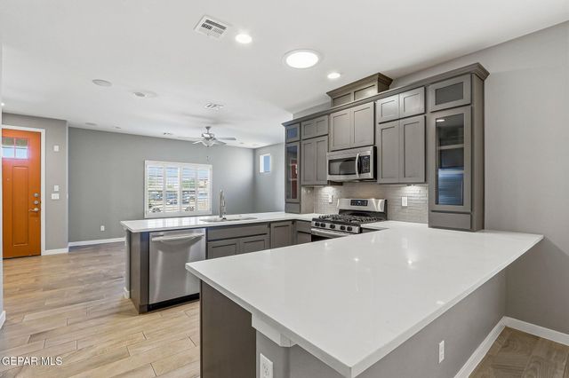 2025 WILLIAM CAPLES Street, El Paso, TX 79938