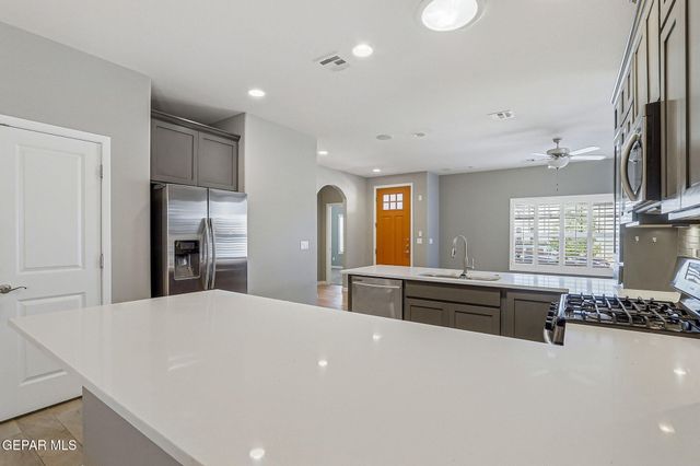 2025 WILLIAM CAPLES Street, El Paso, TX 79938