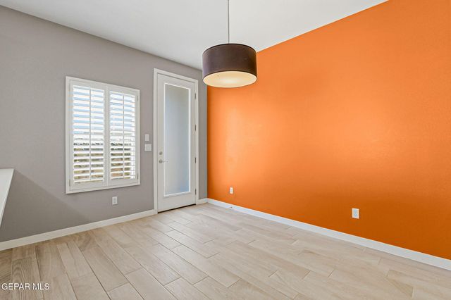 2025 WILLIAM CAPLES Street, El Paso, TX 79938