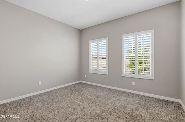 2025 WILLIAM CAPLES Street, El Paso, TX 79938