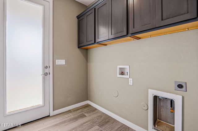 2025 WILLIAM CAPLES Street, El Paso, TX 79938