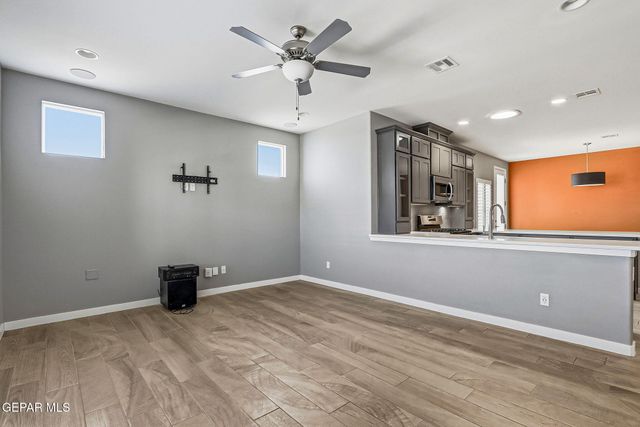 2025 WILLIAM CAPLES Street, El Paso, TX 79938