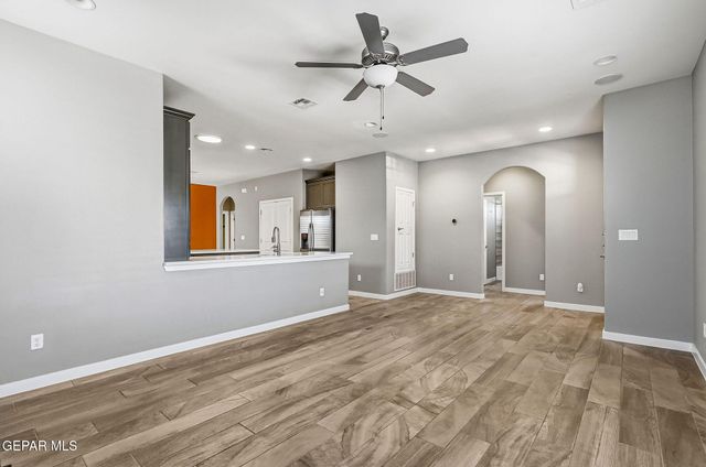 2025 WILLIAM CAPLES Street, El Paso, TX 79938