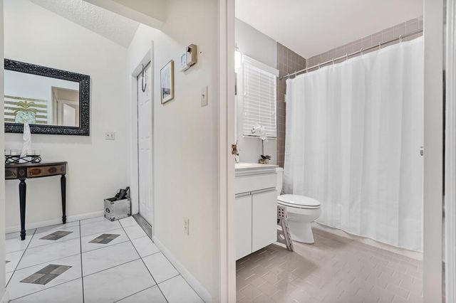 1260 NW 24th Avenue, Delray Beach, FL 33445