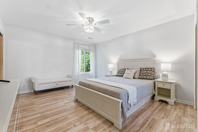 5 Avon Drive 5S, East Windsor, NJ 08520