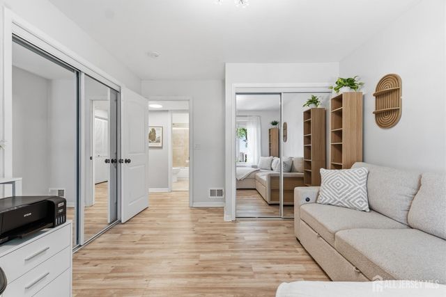 5 Avon Drive 5S, East Windsor, NJ 08520