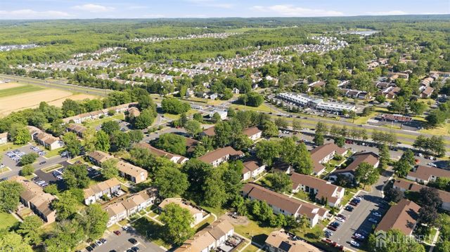 5 Avon Drive 5S, East Windsor, NJ 08520
