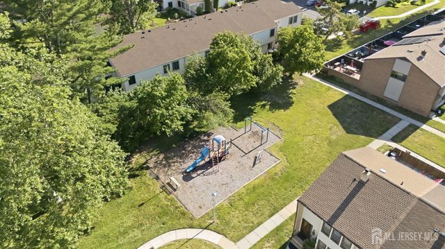 5 Avon Drive 5S, East Windsor, NJ 08520