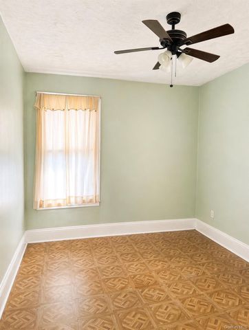 72-15 73 Street, Glendale, NY 11385