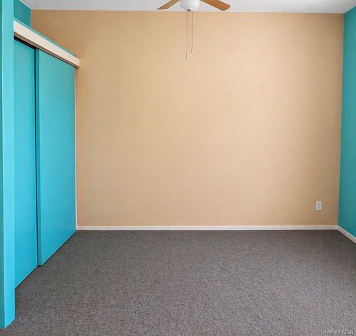 72-15 73 Street, Glendale, NY 11385