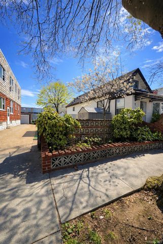 72-15 73 Street, Glendale, NY 11385