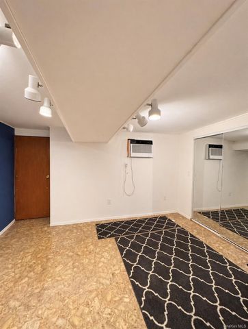 72-15 73 Street, Glendale, NY 11385