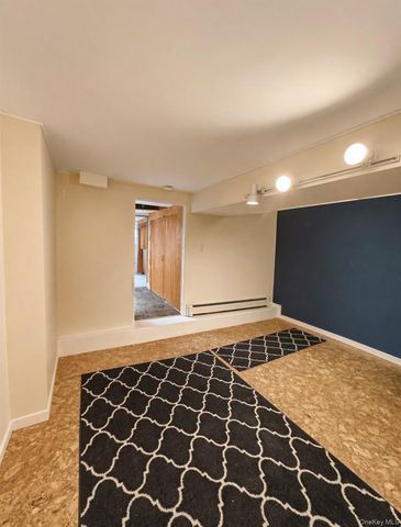 72-15 73 Street, Glendale, NY 11385