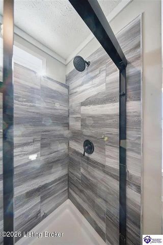 4444 Woodland Rd, Vine Grove, KY 40175