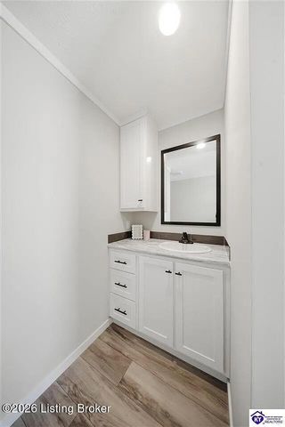 4444 Woodland Rd, Vine Grove, KY 40175