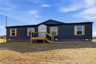 4444 Woodland Rd, Vine Grove, KY 40175