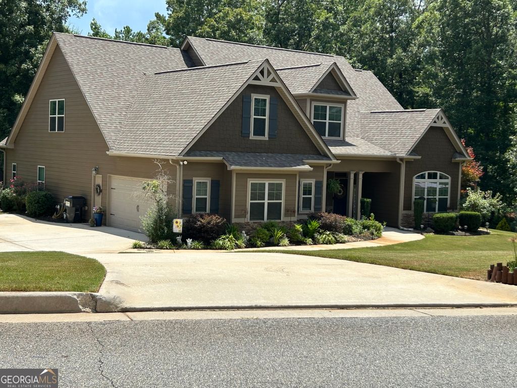 230 Country Lake Drive, Senoia, GA 30276